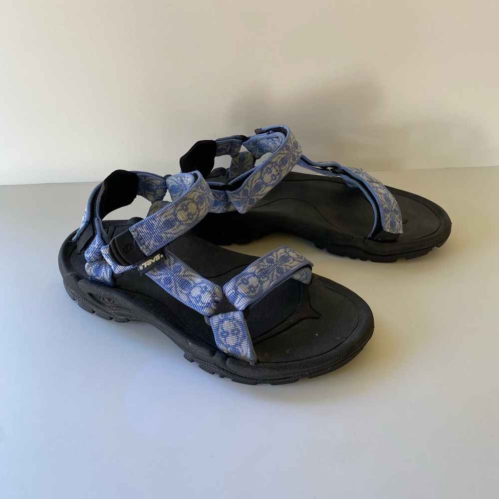 Women’s Velcro hiking water Teva Sandals size 6